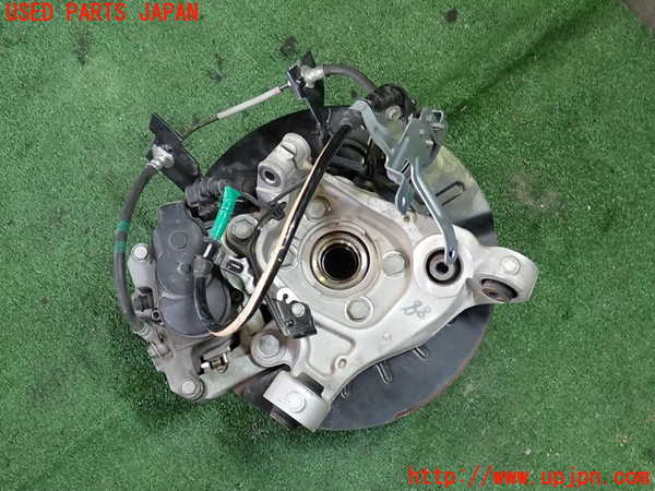 2UPJ-9241884305]アウトランダーPHEV(GN0W)左リアナックルハブ 中古_3