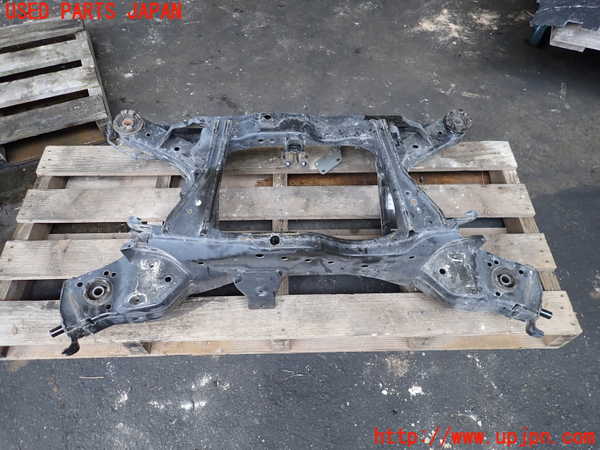 2UPJ-9241885295]アウトランダーPHEV(GN0W)リアメンバー 中古_4