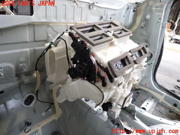 2UPJ-9241886081]アウトランダーPHEV(GN0W)エバポレーター1 中古_2