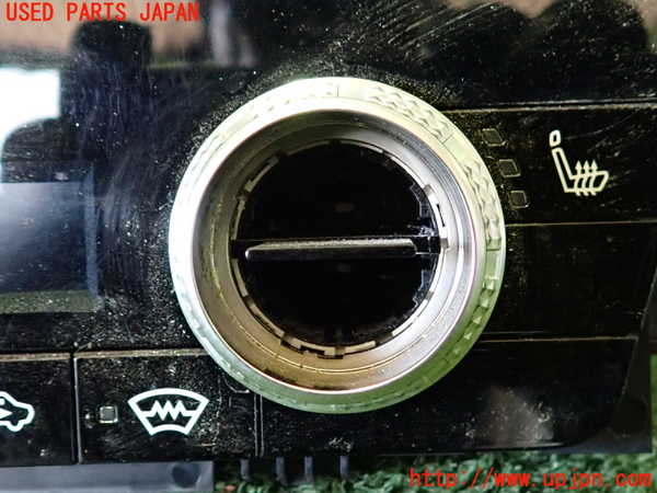 2UPJ-9241886066]アウトランダーPHEV(GN0W)エアコンスイッチ1 (ジャンク品) 中古_2