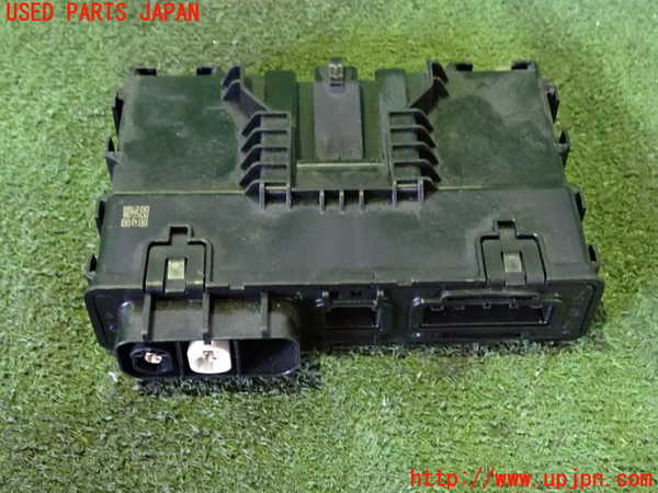 2UPJ-9241886146]アウトランダーPHEV(GN0W)コンピューター1 中古_2