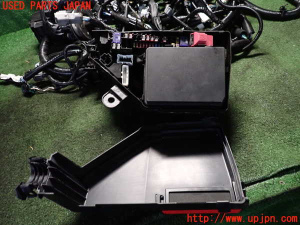 2UPJ-9241886741]アウトランダーPHEV(GN0W)ヒューズボックス1 (ジャンク品) 中古_2