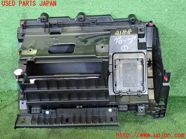 2UPJ-9241887516]アウトランダーPHEV(GN0W)グローブボックス1 中古_3
