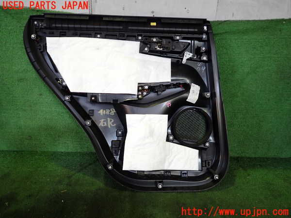 2UPJ-9241881294]アウトランダーPHEV(GN0W)右後ドア内張り 中古_3