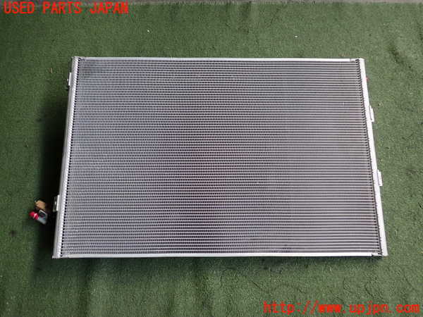 2UPJ-9241906031]アウトランダーPHEV(GN0W)エアコンコンデンサー1 中古_2