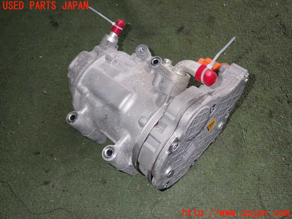 2UPJ-9241906025]アウトランダーPHEV(GN0W)エアコンコンプレッサー 中古_2