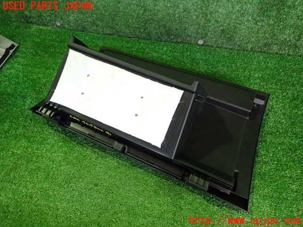 2UPJ-9241907516]アウトランダーPHEV(GN0W)グローブボックス1 中古_2