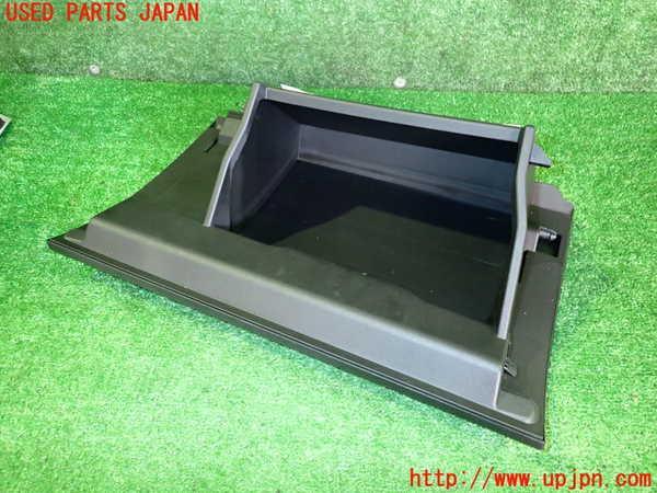 2UPJ-9241907516]アウトランダーPHEV(GN0W)グローブボックス1 中古_3
