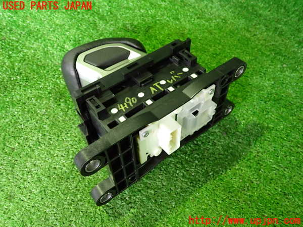 2UPJ-9241907555]アウトランダーPHEV(GN0W)ATシフトレバー 中古_2
