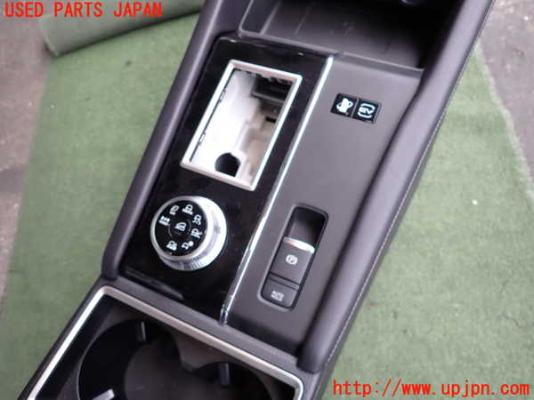 2UPJ-9241907540]アウトランダーPHEV(GN0W)センターコンソール 中古_4