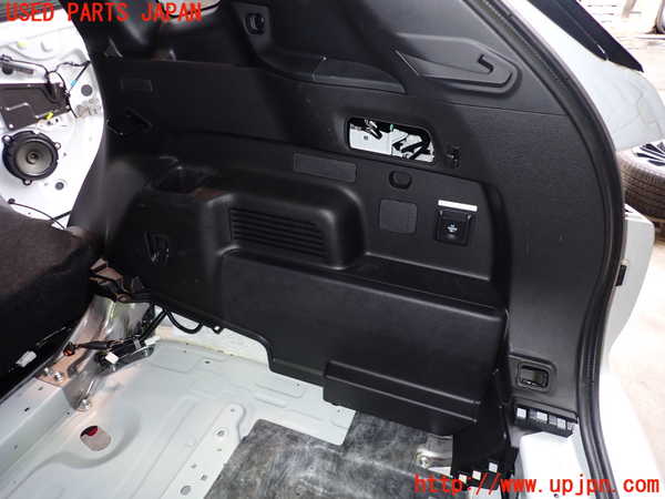 2UPJ-9241907675]アウトランダーPHEV(GN0W)右リアピラートリム 中古_2