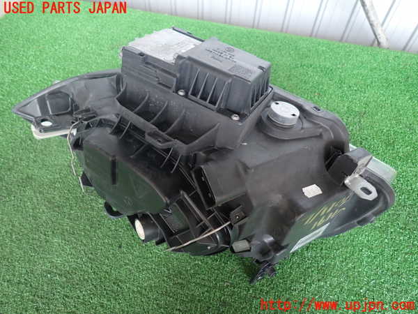 2UPJ-9241911130]BMW 135i クーペ E82(UC30)右ヘッドライト HID 中古_2