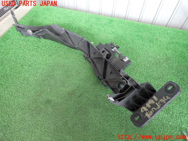 2UPJ-9241911140]BMW 135i クーペ E82(UC30)右ヘッドライトリム 中古_2