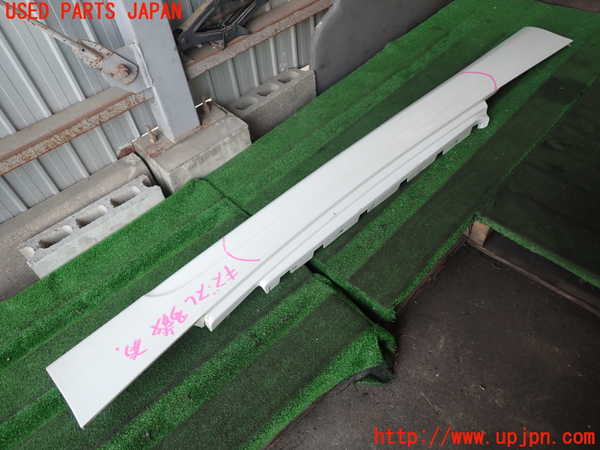 2UPJ-9241911390]BMW 135i クーペ E82(UC30)右サイドステップ 中古_2