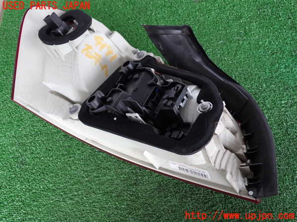 2UPJ-9241911530]BMW 135i クーペ E82(UC30)右テールランプ 中古_2