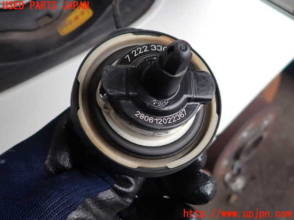 2UPJ-9241911690]BMW 135i クーペ E82(UC30)フューエルリッド 中古_3