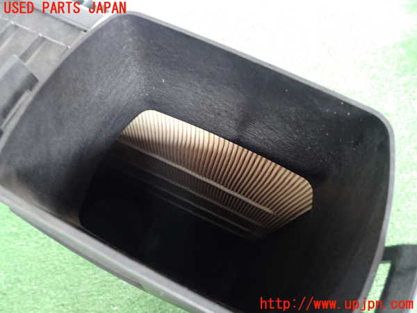 2UPJ-9241912560]BMW 135i クーペ E82(UC30)エアクリーナーボックス 中古_3