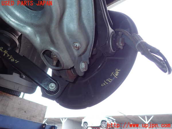 2UPJ-9241914300]BMW 135i クーペ E82(UC30)右リアナックルハブ 中古_2