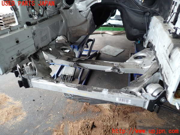 2UPJ-9241915285]BMW 135i クーペ E82(UC30)フロントメンバー 中古_2