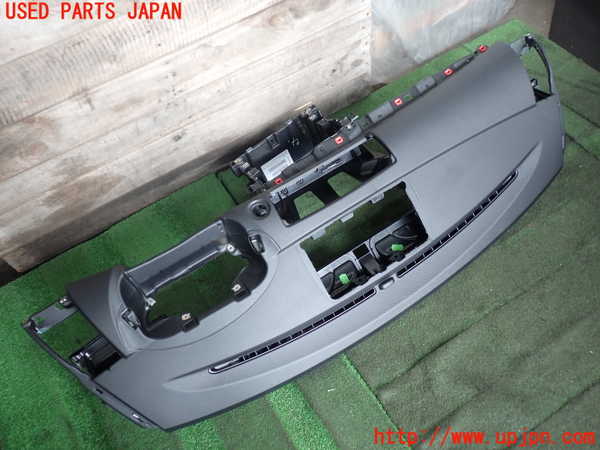 2UPJ-9241917505]BMW 135i クーペ E82(UC30)ダッシュボード 中古_2