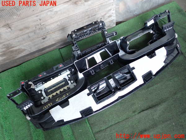 2UPJ-9241917505]BMW 135i クーペ E82(UC30)ダッシュボード 中古_3