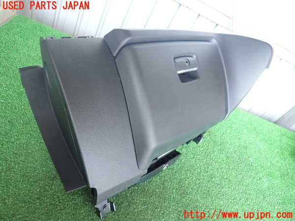 2UPJ-9241917516]BMW 135i クーペ E82(UC30)グローブボックス1 中古_2