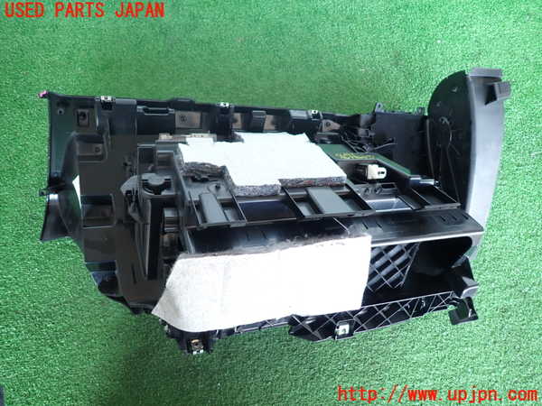 2UPJ-9241917516]BMW 135i クーペ E82(UC30)グローブボックス1 中古_4