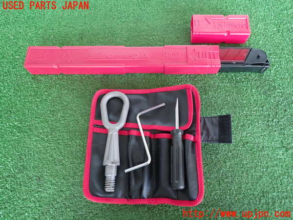 2UPJ-9241917805]BMW 135i クーペ E82(UC30)車載工具 中古_2