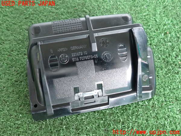 2UPJ-9241917821]BMW 135i クーペ E82(UC30)灰皿1 中古_3