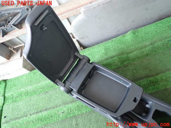 2UPJ-9241917540]BMW 135i クーペ E82(UC30)センターコンソール 中古_4