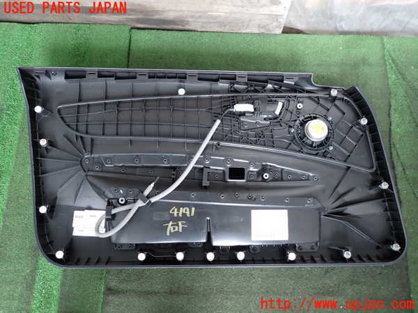 2UPJ-9241911234]BMW 135i クーペ E82(UC30)右ドア内張り 中古_3