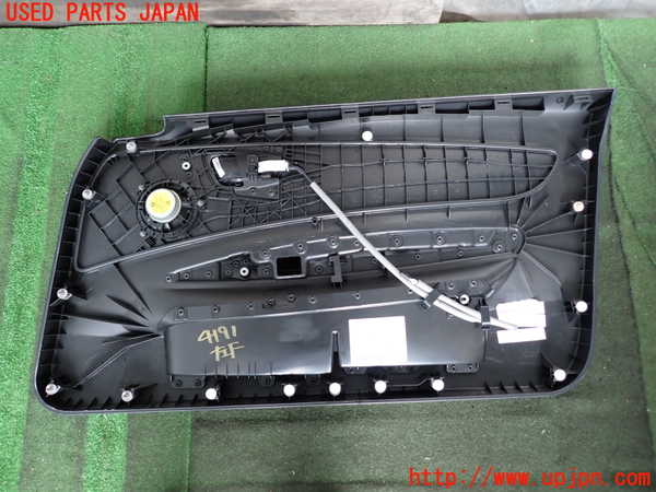 2UPJ-9241911264]BMW 135i クーペ E82(UC30)左ドア内張り 中古_3