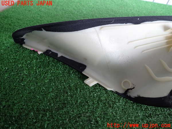 2UPJ-9241917660]BMW 135i クーペ E82(UC30)左フロントピラートリム 中古_3