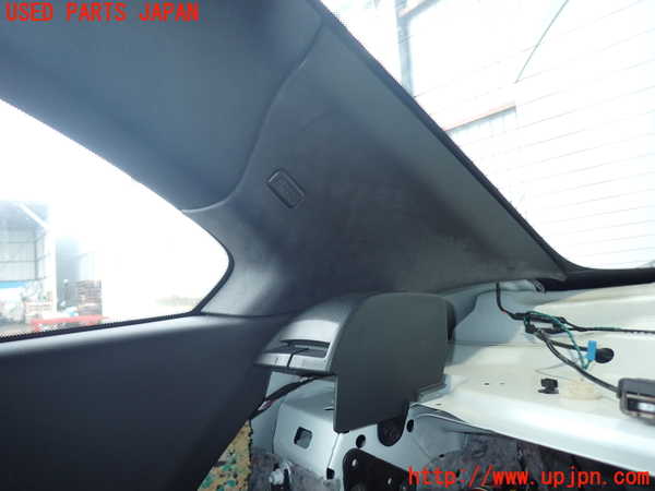 2UPJ-9241917675]BMW 135i クーペ E82(UC30)右リアピラートリム 中古_3