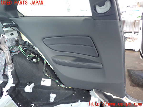 2UPJ-9241917680]BMW 135i クーペ E82(UC30)左リアピラートリム 中古_4