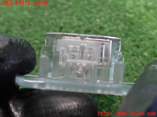 2UPJ-9241916413]BMW 135i クーペ E82(UC30)ルームランプ3(ラゲッジ) 中古_3