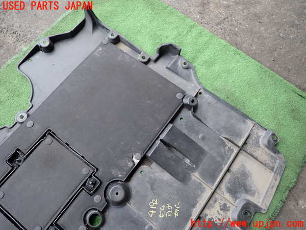 2UPJ-9241922170]レクサス・GS350(GRL10)エンジンアンダーカバー 中古_2