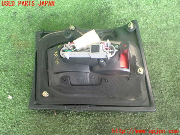 2UPJ-9241931550]セルシオ(UCF21)右リアフィニッシャー 中古_3