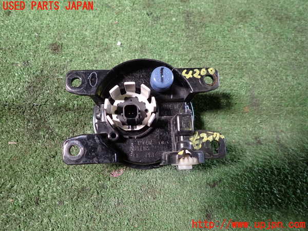 1UPJ-9242001180]WR-V(DG5)右フォグ 中古_2