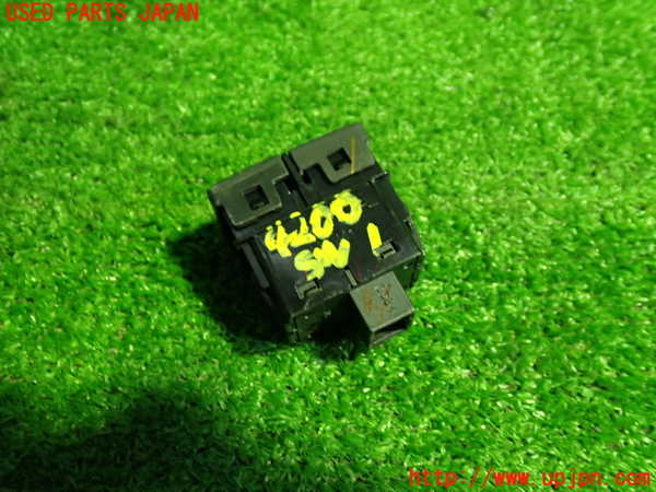 1UPJ-9242006306]WR-V(DG5)スイッチ1 (横滑り防止OFF) 中古_2