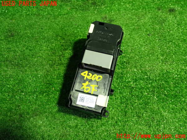1UPJ-9242006240]WR-V(DG5)右前パワーウィンドウスイッチ 中古_3