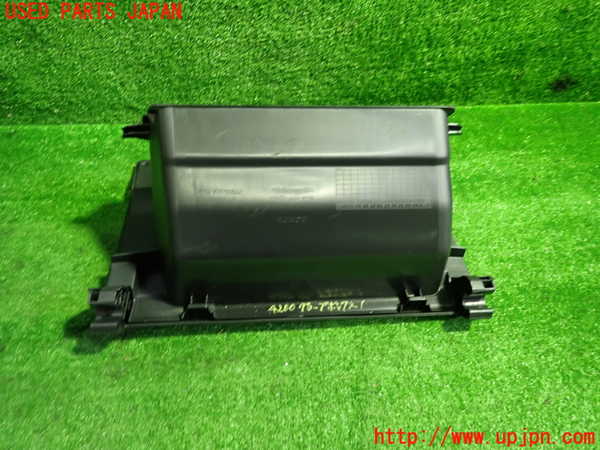 1UPJ-9242007516]WR-V(DG5)グローブボックス1 中古_3