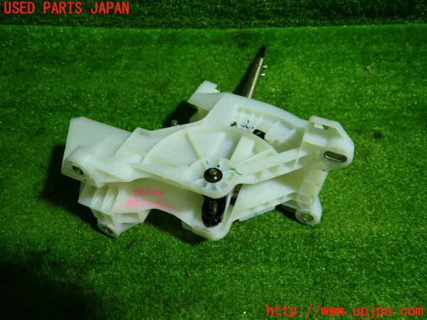 1UPJ-9242007555]WR-V(DG5)ATシフトレバー 中古_3