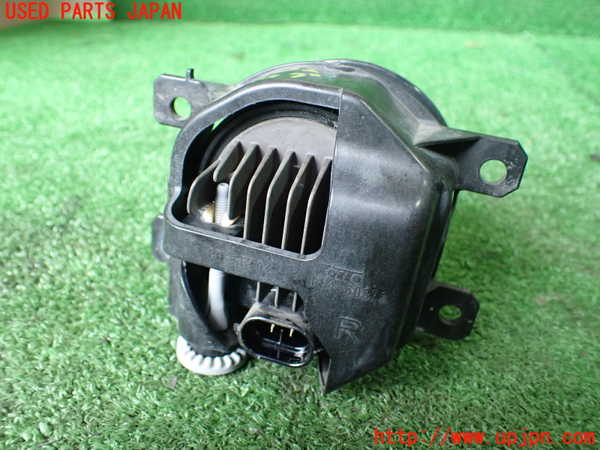 1UPJ-9242021180]クロストレック(GUE)右フォグ 中古_2