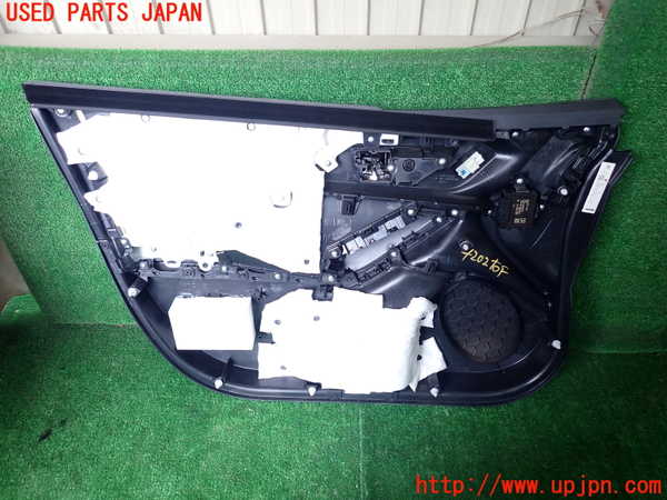 1UPJ-9242021234]クロストレック(GUE)右前ドア内張り 中古_3