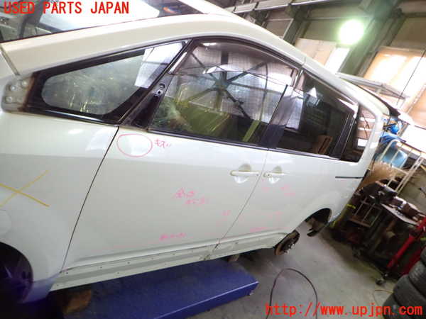 1UPJ-9242041260]デリカD：5(CV1W)左前ドア AGC M2H3 中古_3