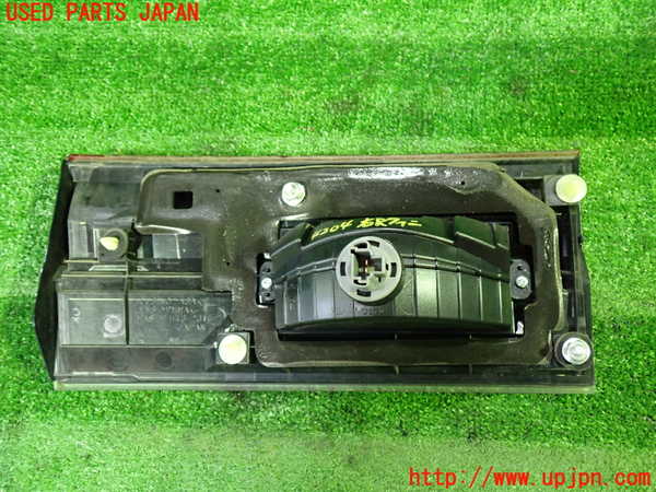 1UPJ-9242041550]デリカD：5(CV1W)右リアフィニッシャー 中古_2