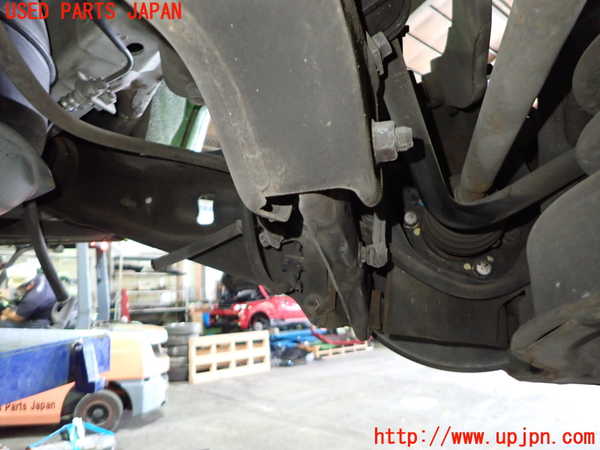 1UPJ-9242044300]デリカD：5(CV1W)右リアナックルハブ 中古_2