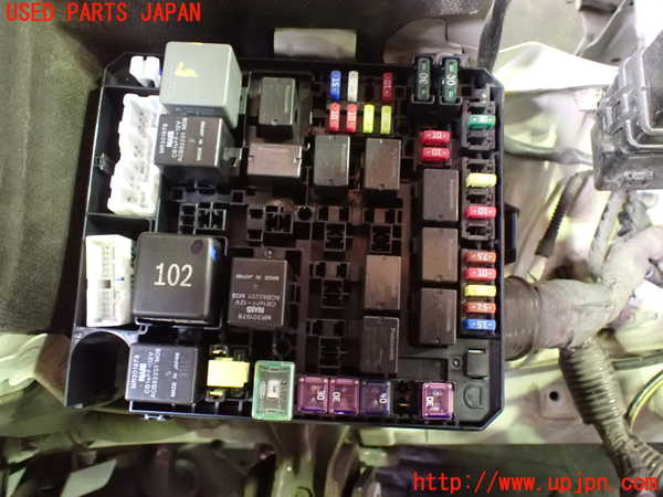 1UPJ-9242046742]デリカD：5(CV1W)ヒューズボックス2 中古_2