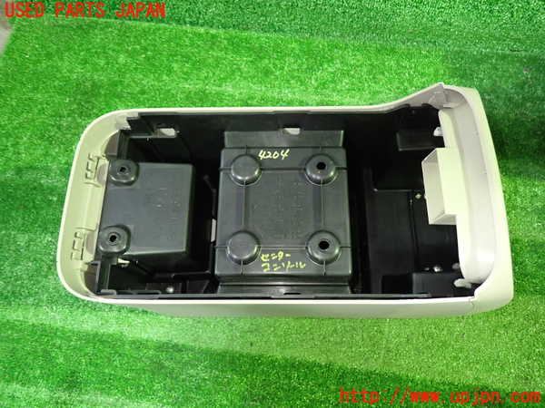 1UPJ-9242047540]デリカD：5(CV1W)センターコンソール 中古_3